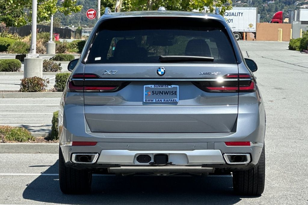 2025 BMW X7 xDrive40i