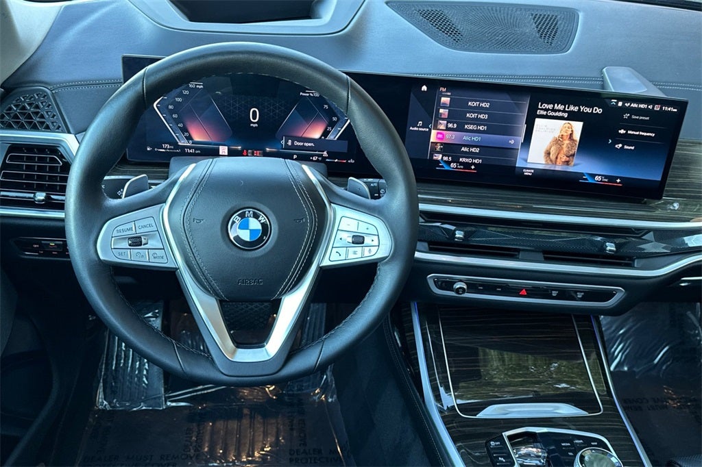 2023 BMW X7 xDrive40i