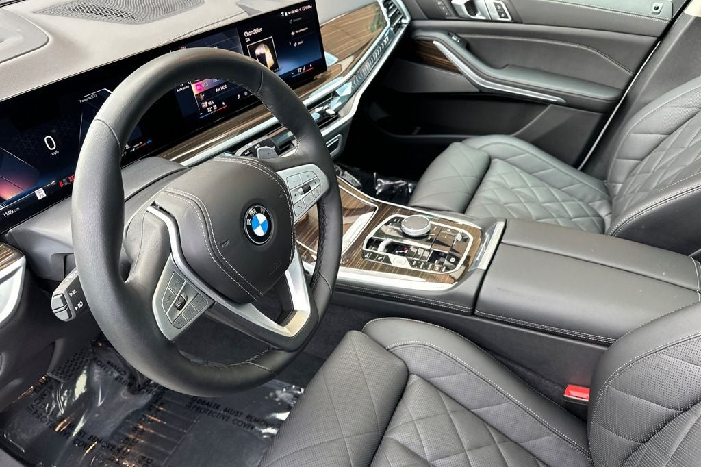 2025 BMW X7 xDrive40i