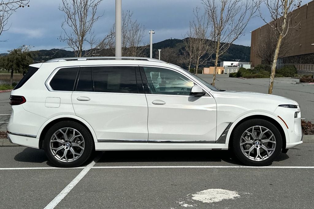 2025 BMW X7 xDrive40i