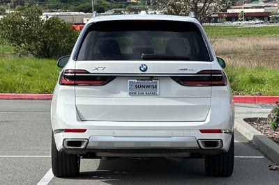 2025 BMW X7 xDrive40i