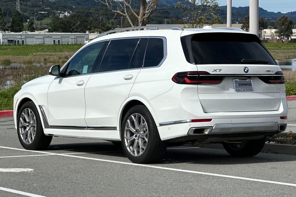 2025 BMW X7 xDrive40i