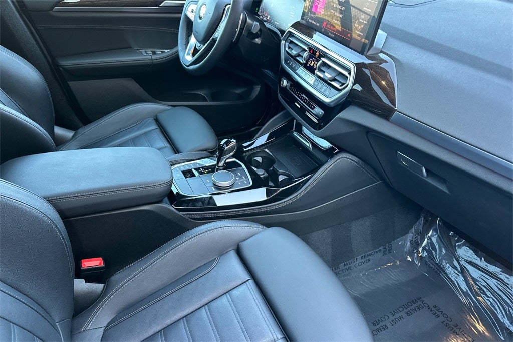 2025 BMW X4 xDrive30i