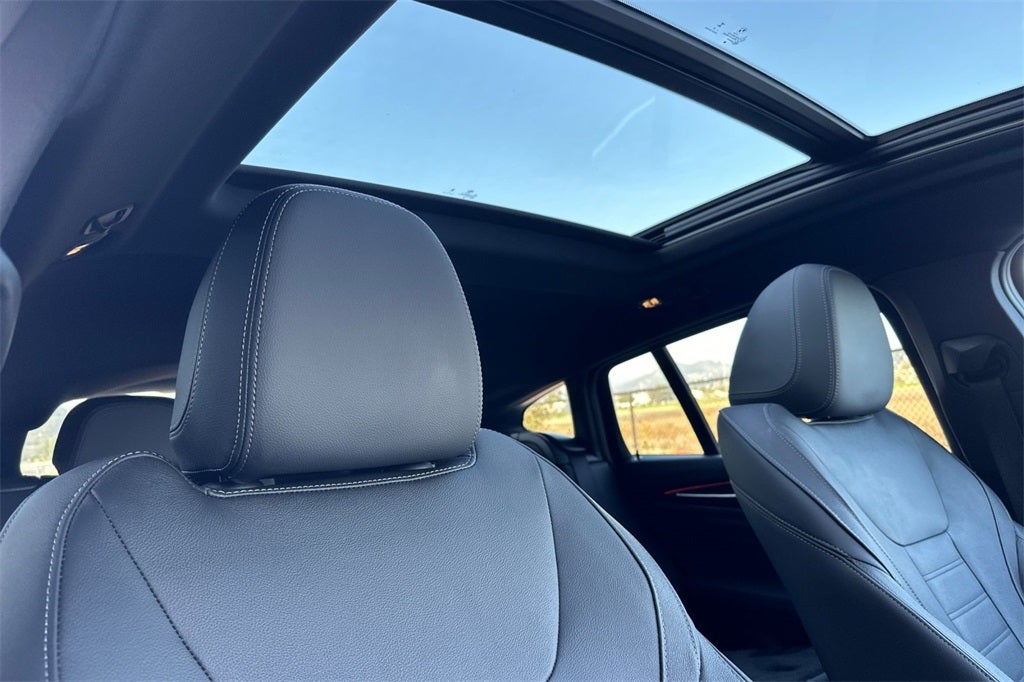 2025 BMW X4 xDrive30i