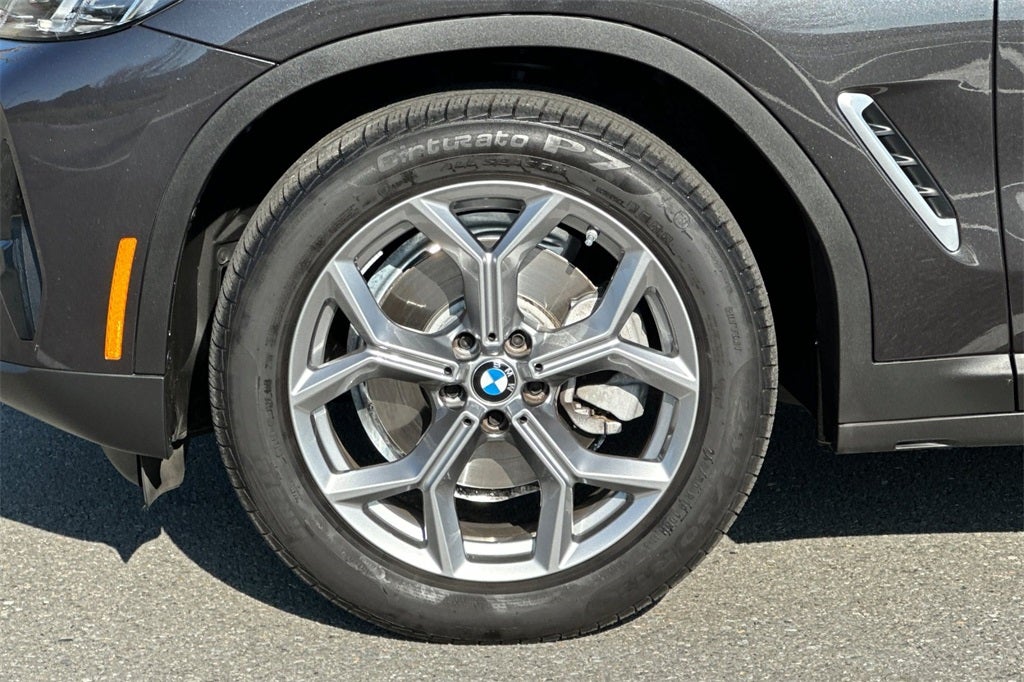 2025 BMW X4 xDrive30i