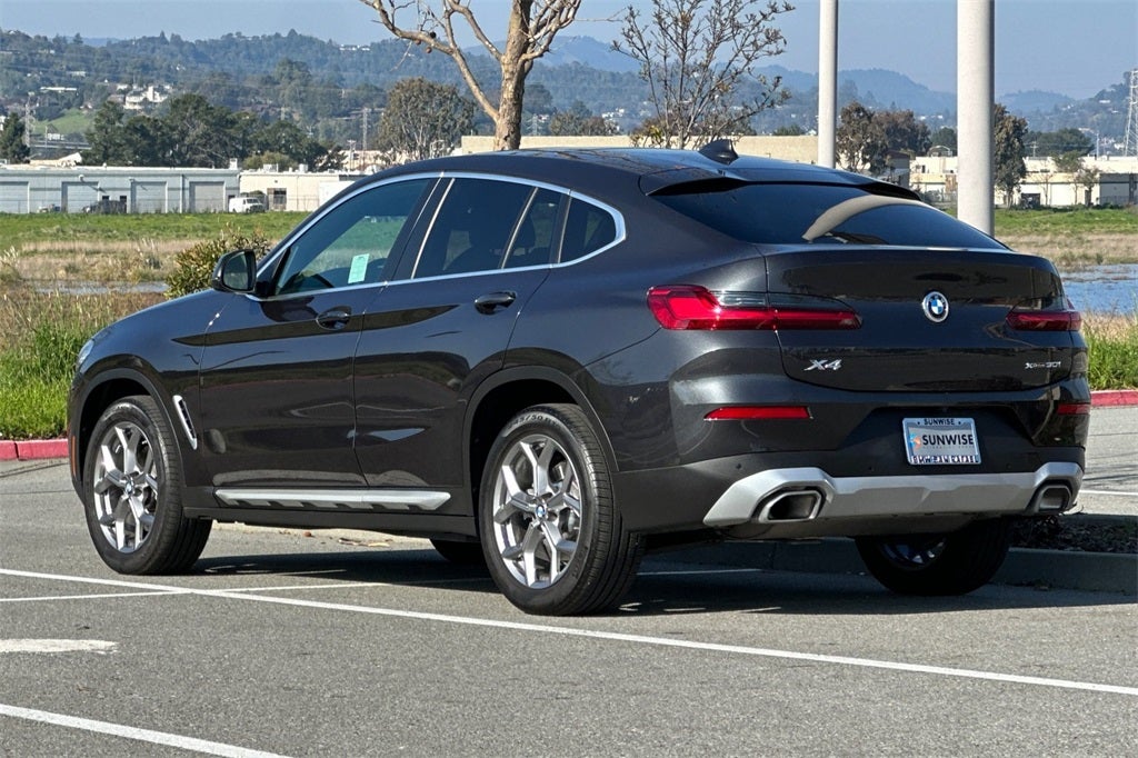 2025 BMW X4 xDrive30i
