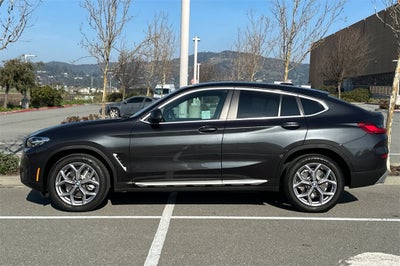 2025 BMW X4 xDrive30i