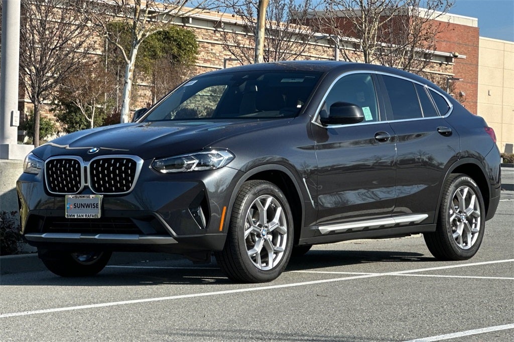 2025 BMW X4 xDrive30i