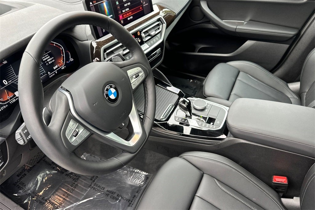 2025 BMW X4 xDrive30i