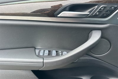 2025 BMW X4 xDrive30i