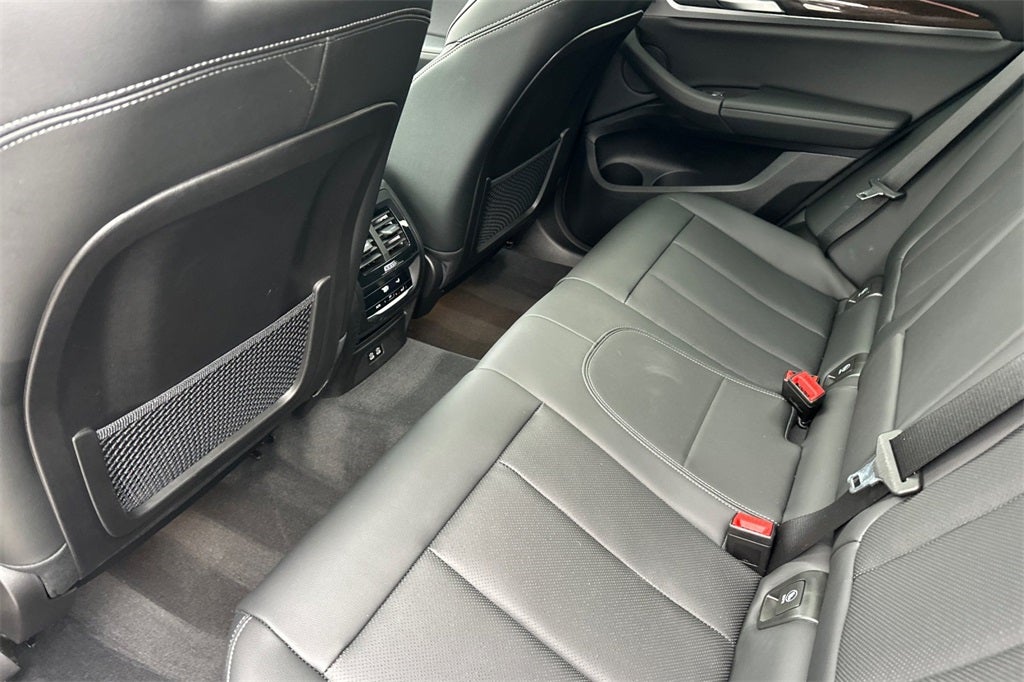 2025 BMW X4 xDrive30i