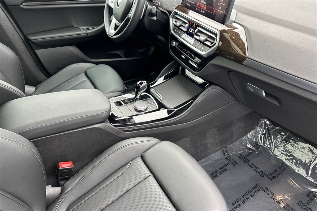 2025 BMW X4 xDrive30i