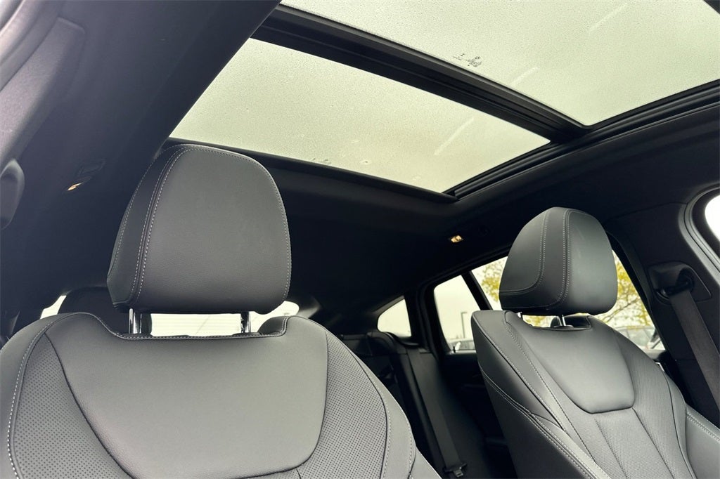 2025 BMW X4 xDrive30i