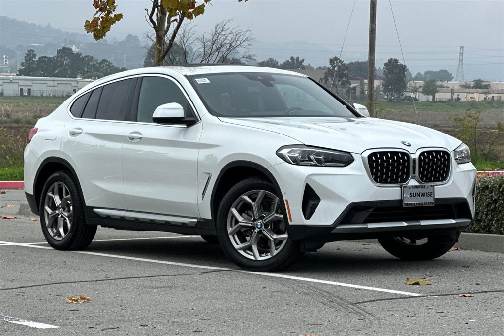 2025 BMW X4 xDrive30i