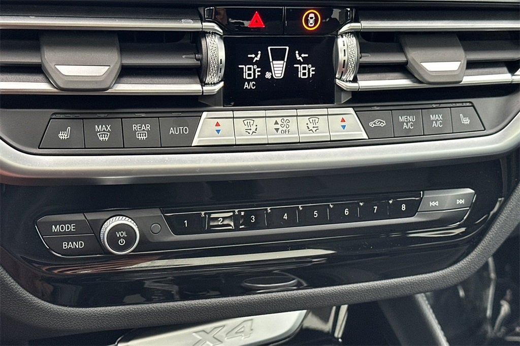 2025 BMW X4 xDrive30i