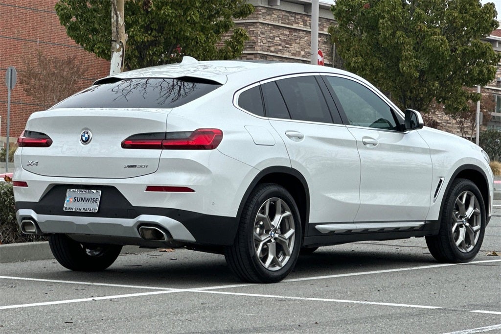 2025 BMW X4 xDrive30i