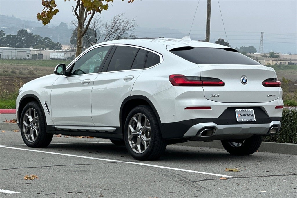 2025 BMW X4 xDrive30i