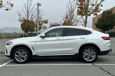 2025 BMW X4 xDrive30i