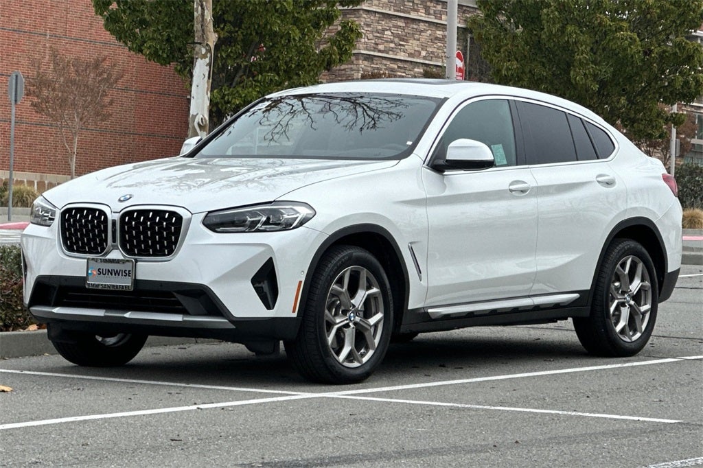 2025 BMW X4 xDrive30i