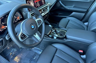2025 BMW X4 xDrive30i
