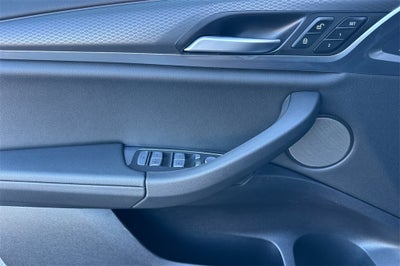 2025 BMW X4 xDrive30i