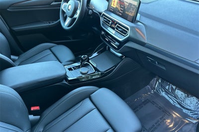 2025 BMW X4 xDrive30i