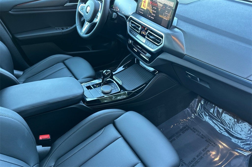 2025 BMW X4 xDrive30i