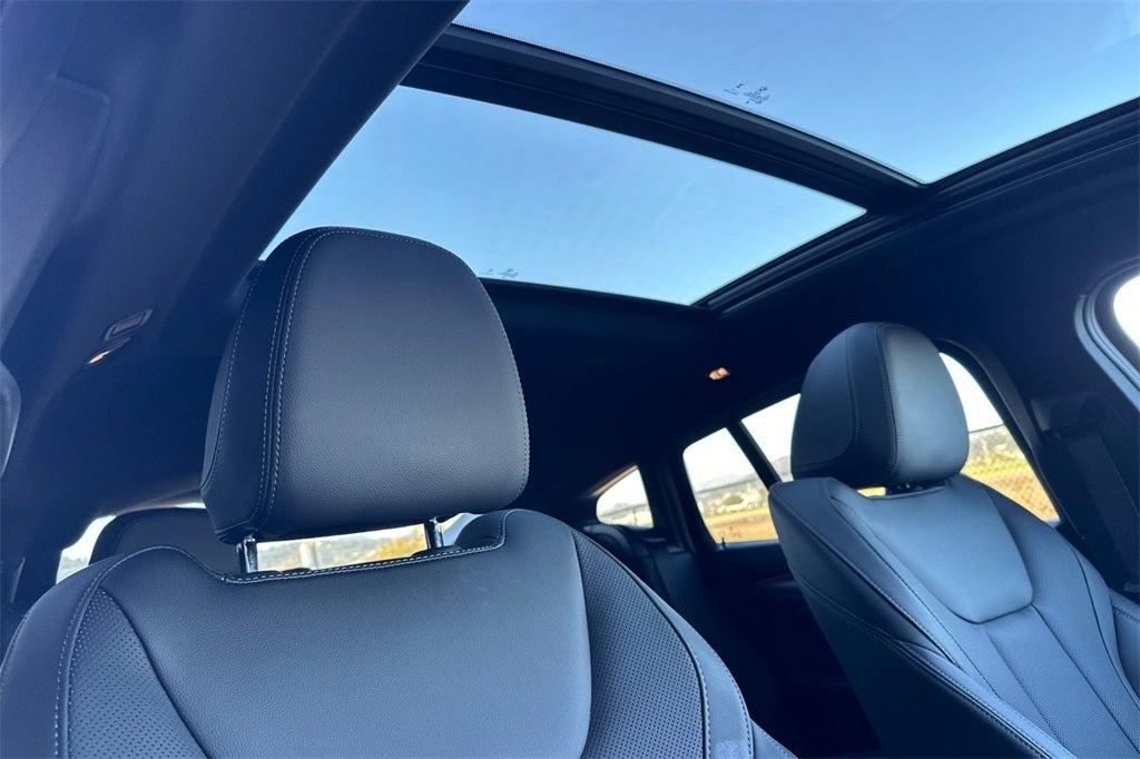 2025 BMW X4 xDrive30i