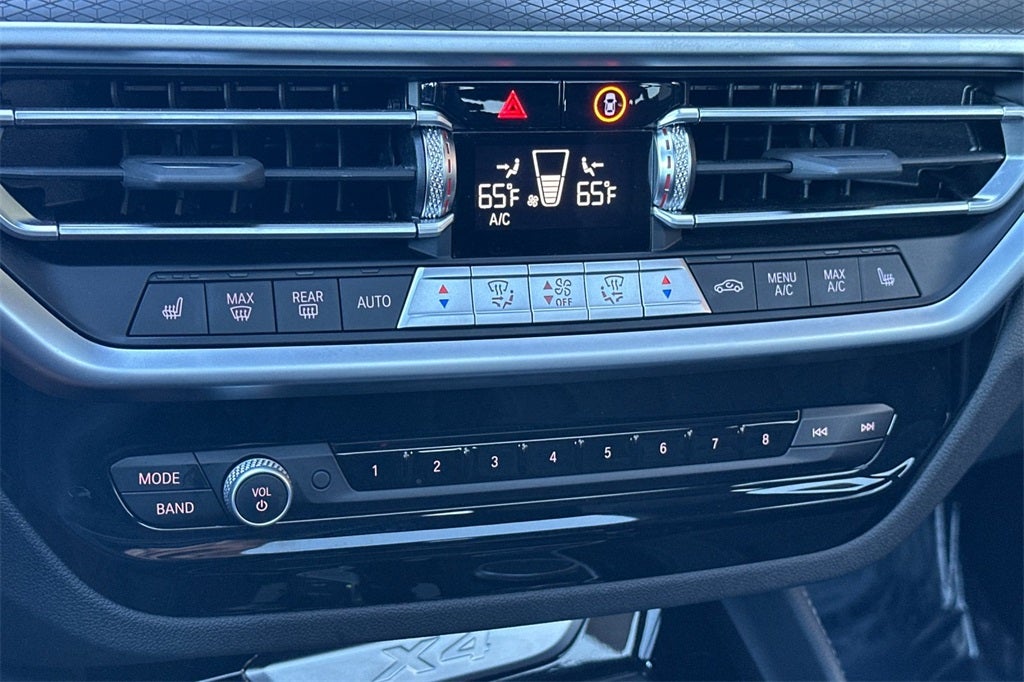 2025 BMW X4 xDrive30i