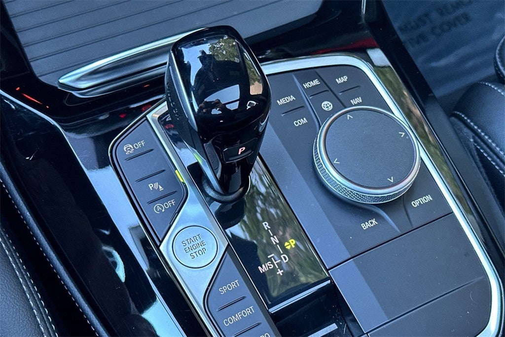 2025 BMW X4 xDrive30i