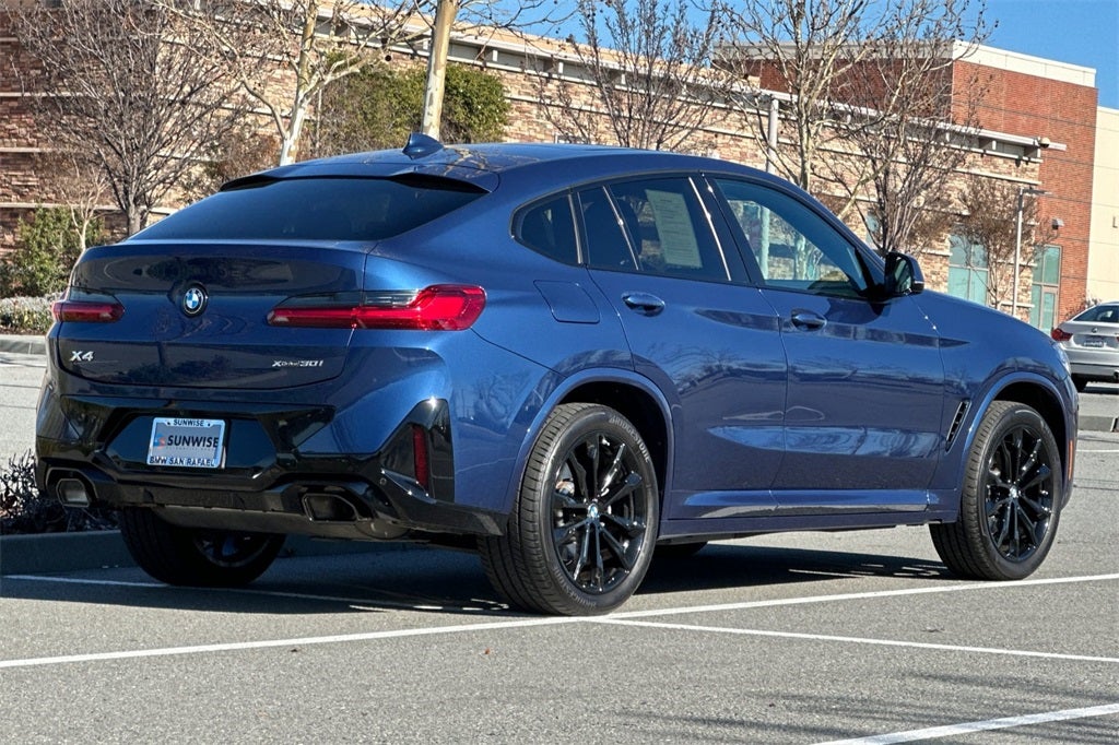 2025 BMW X4 xDrive30i