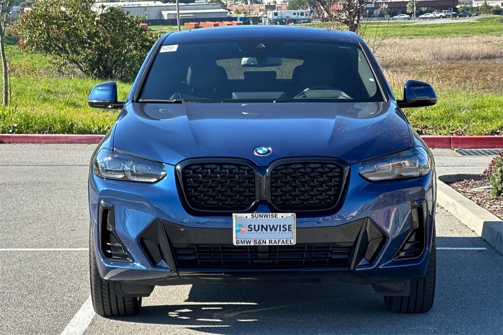 2025 BMW X4 xDrive30i