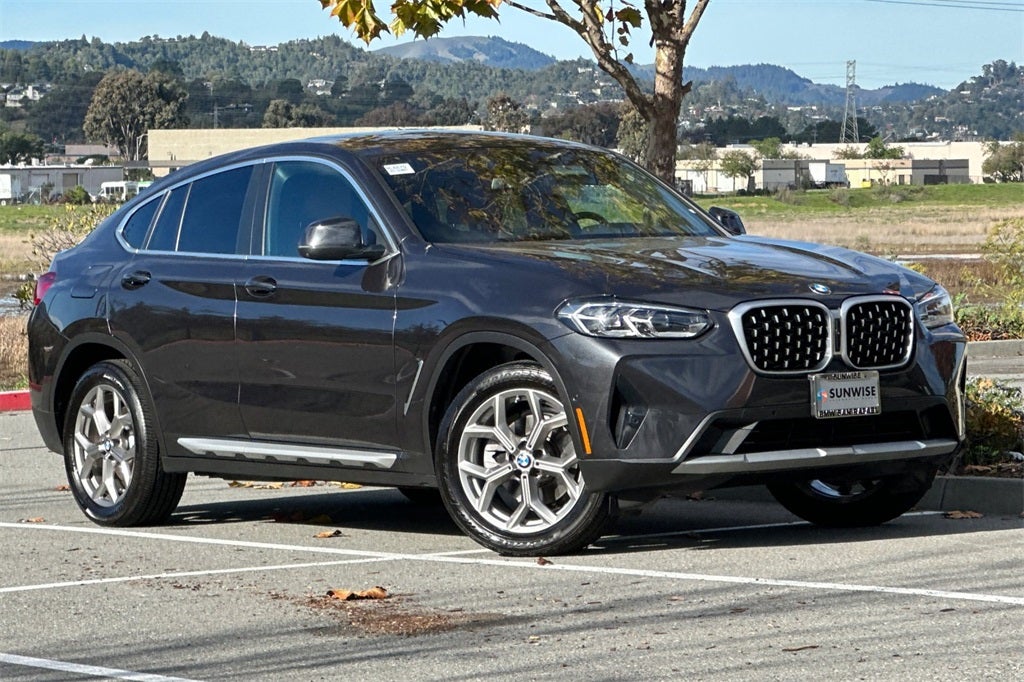 2025 BMW X4 xDrive30i