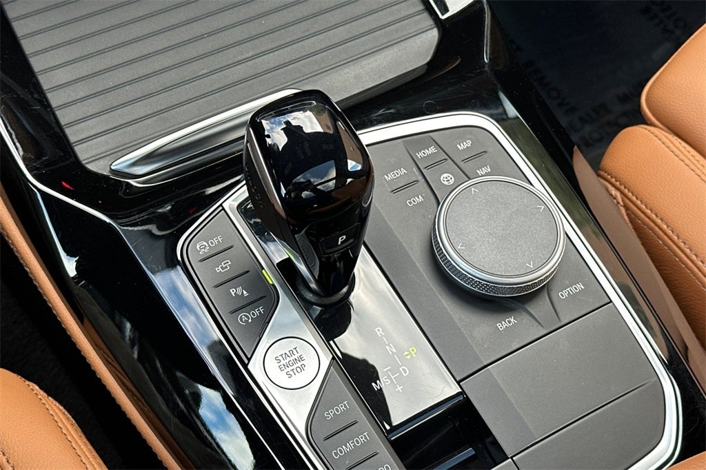 2025 BMW X4 xDrive30i