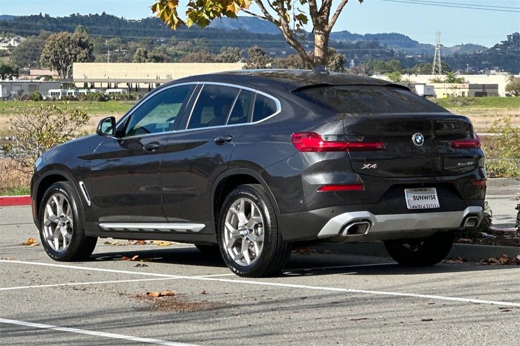 2025 BMW X4 xDrive30i