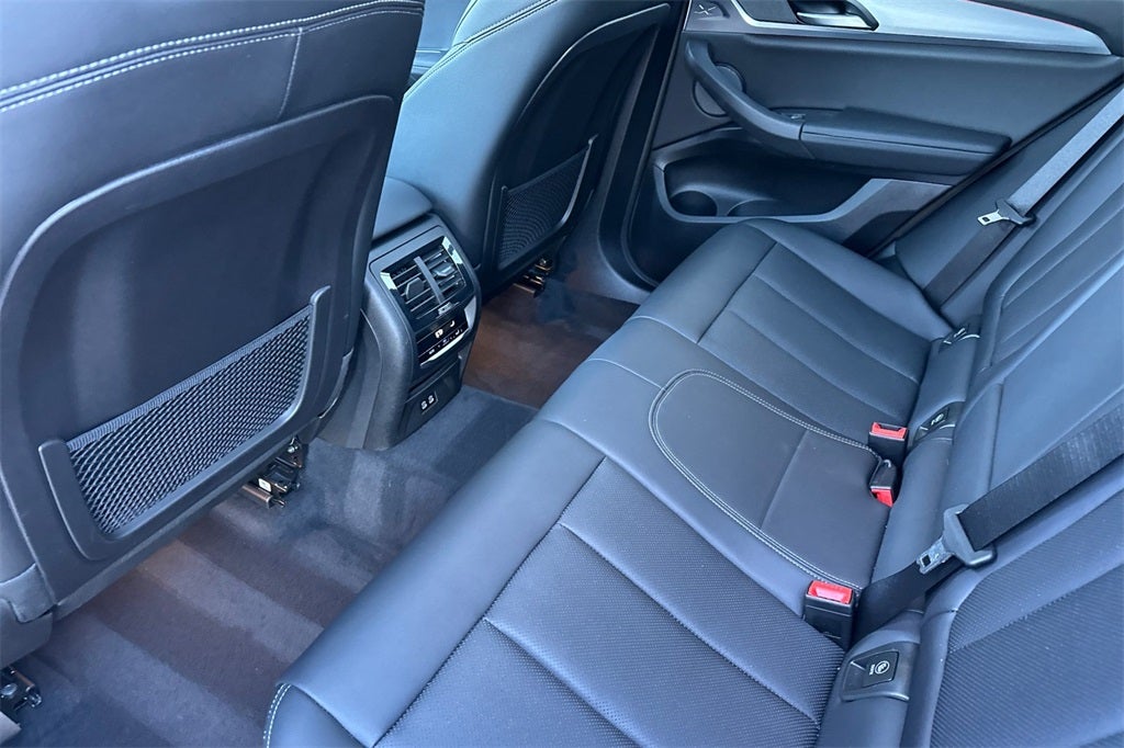 2025 BMW X4 xDrive30i