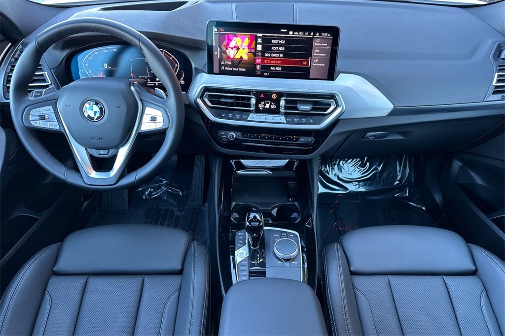 2025 BMW X4 xDrive30i