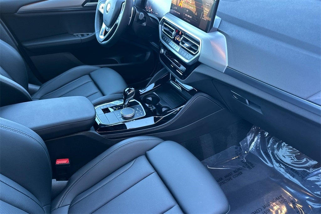 2025 BMW X4 xDrive30i