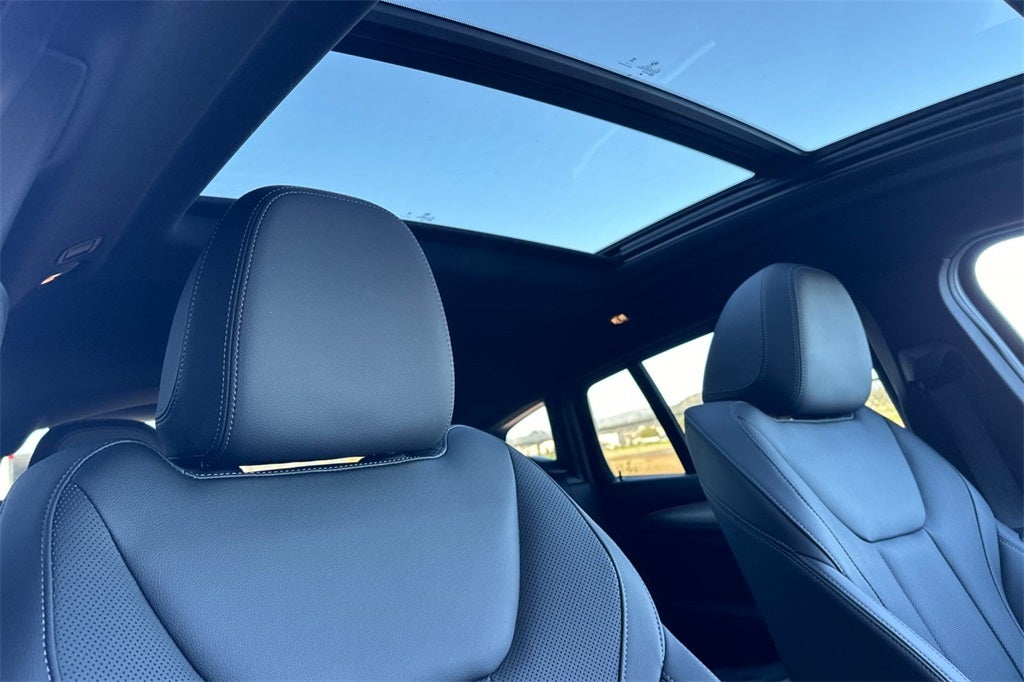 2025 BMW X4 xDrive30i