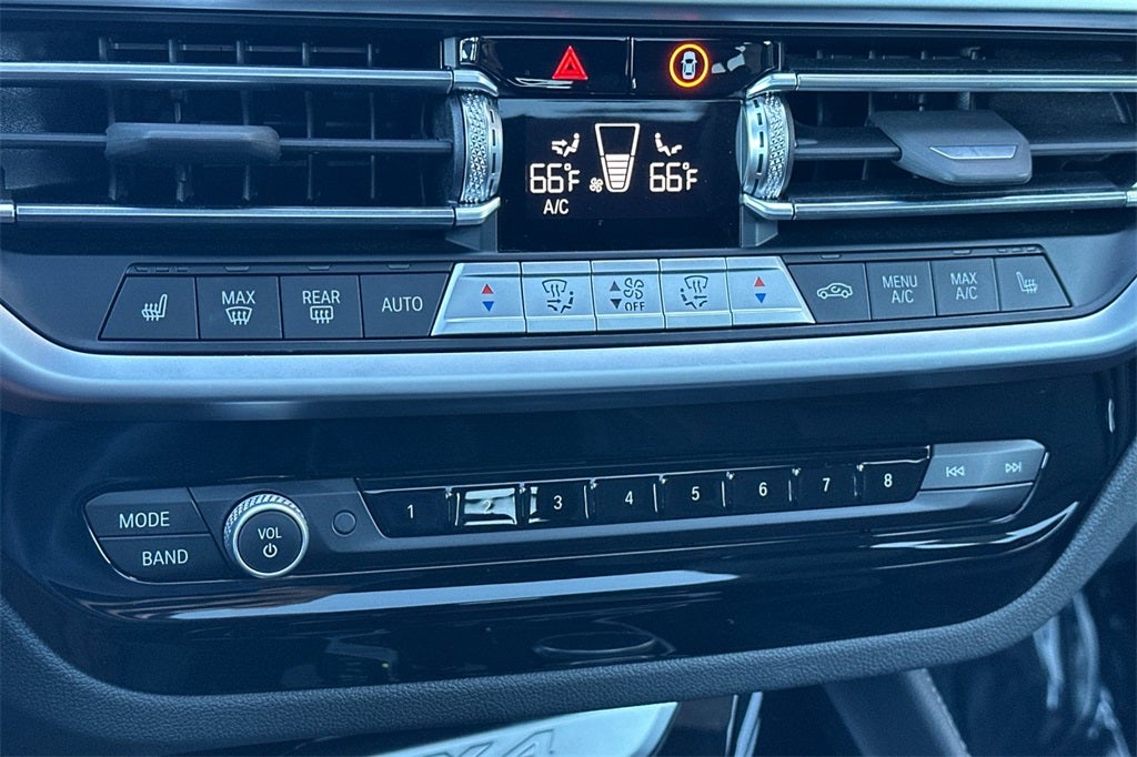 2025 BMW X4 xDrive30i