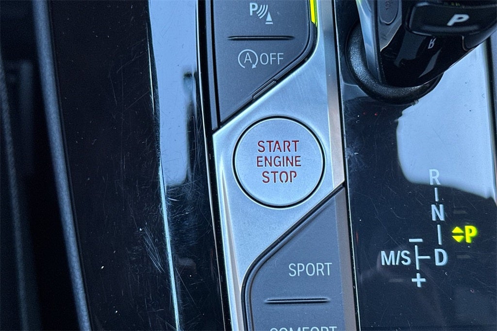 2025 BMW X4 xDrive30i