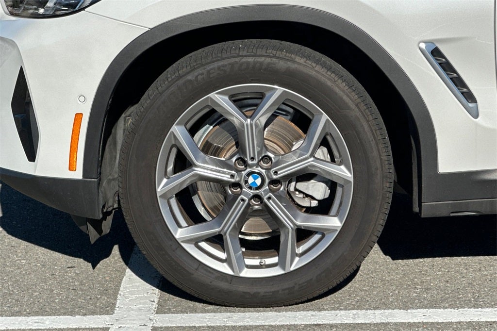 2025 BMW X4 xDrive30i