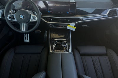 2025 BMW X7 M60i