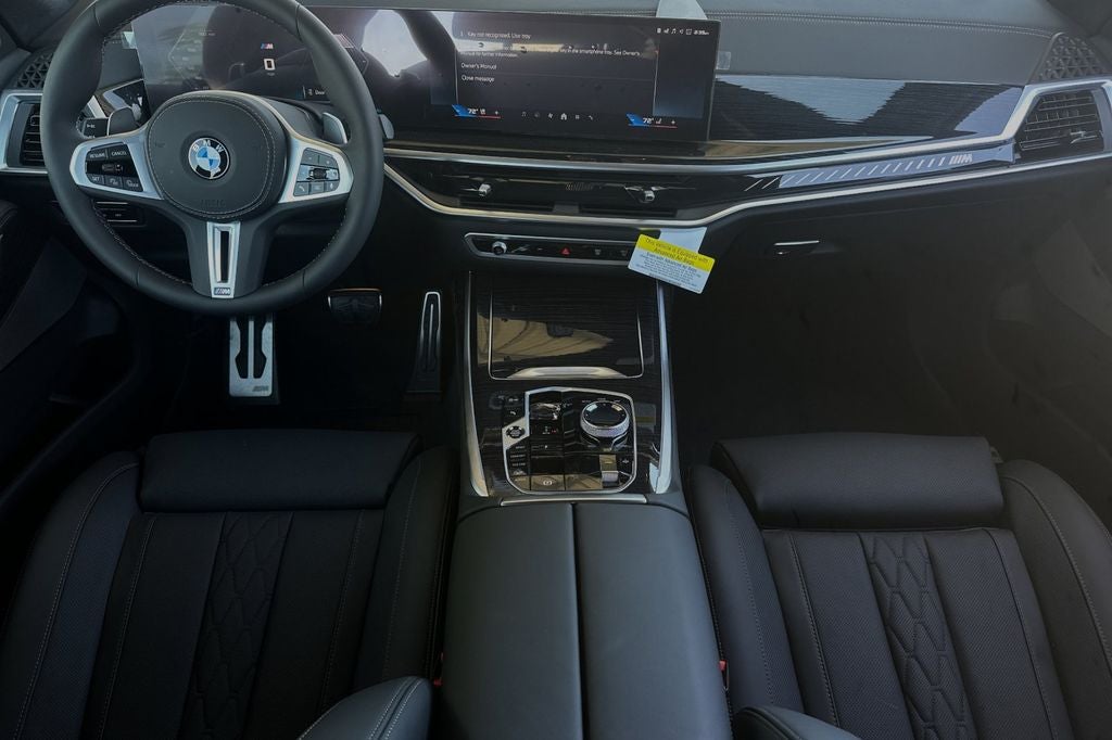 2025 BMW X7 M60i