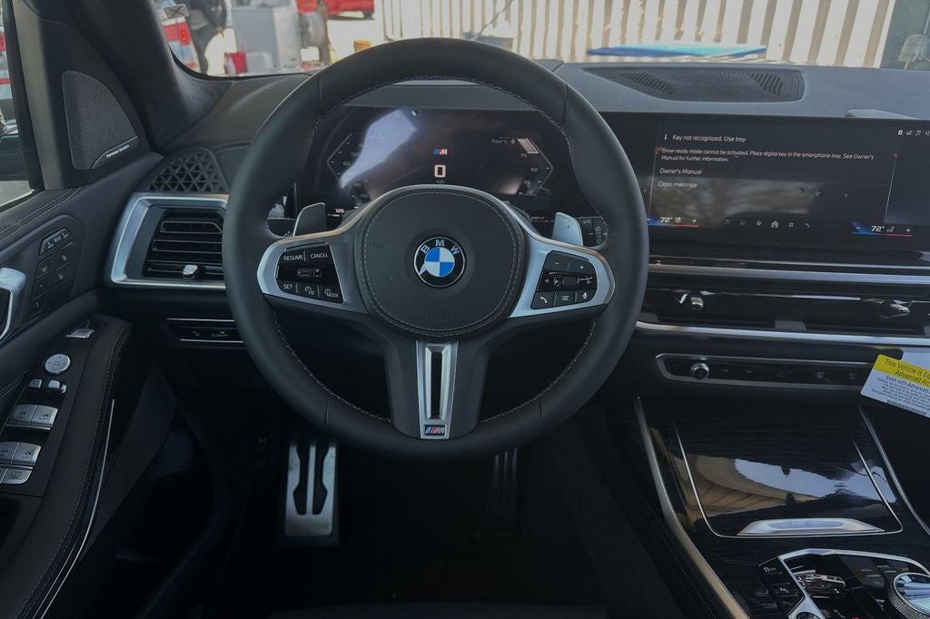 2025 BMW X7 M60i