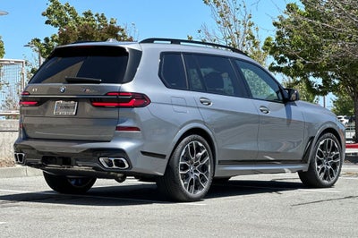 2025 BMW X7 M60i