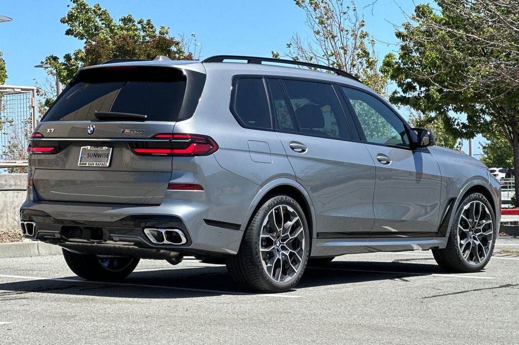 2025 BMW X7 M60i