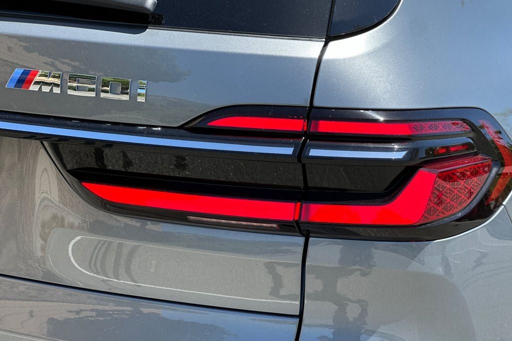 2025 BMW X7 M60i