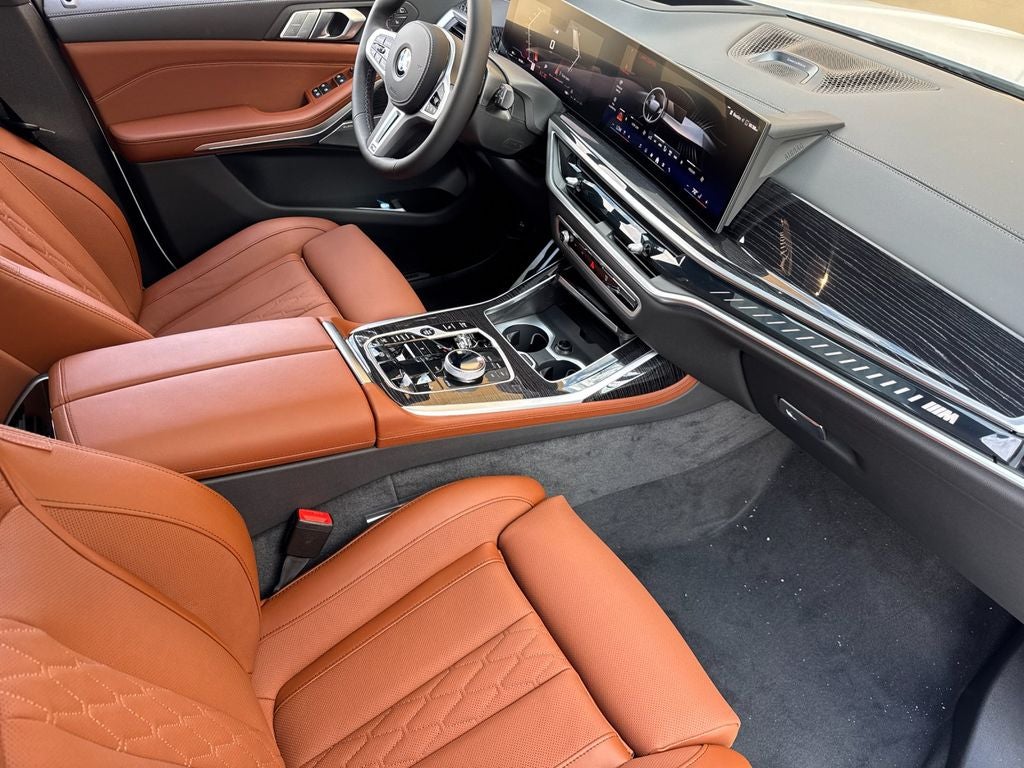 2027 BMW X7 M60i