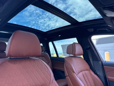 2027 BMW X7 M60i